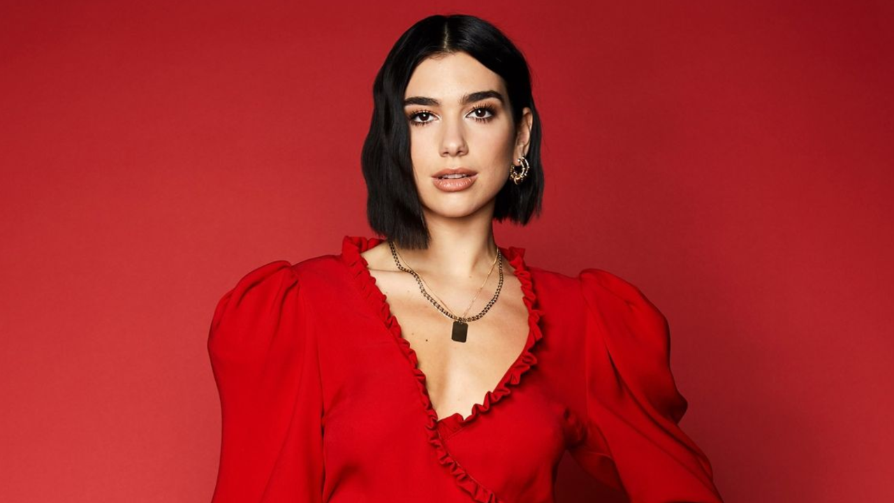 DUA LIPA HOT